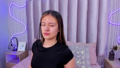 Alejandra  online show from November 11, 2025, 11:43 am