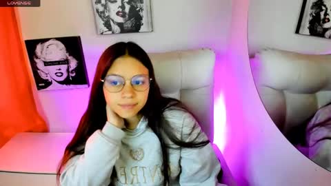 Samantha online show from April 20, 2026, 2:53 pm