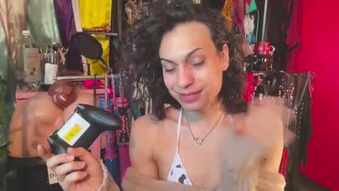 Samantha SayTen online show from November 11, 2025, 2:17 pm