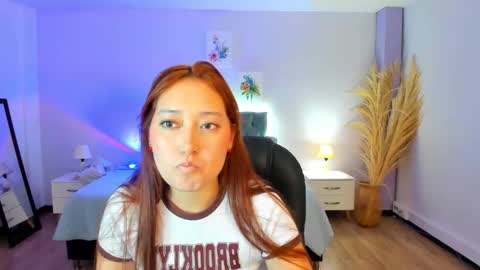samara_hilton_2 online show from September 24, 2025, 8:12 pm