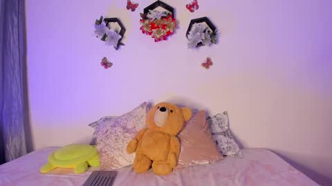 Samara is my name a pleasure delighted that you are here leave your thumb up it is important to me online show from December 26, 2024, 11:46 pm