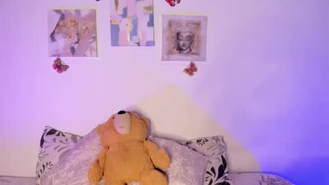 Samara is my name a pleasure delighted that you are here leave your thumb up it is important to me online show from January 29, 2025, 1:37 am