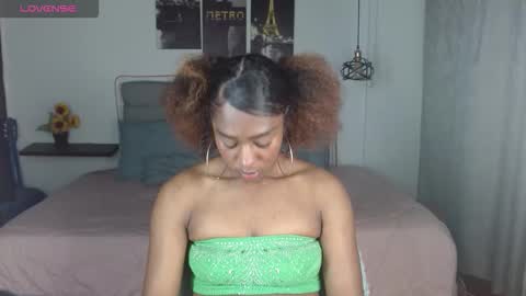 samara_roxx online show from November 16, 2025, 3:12 am