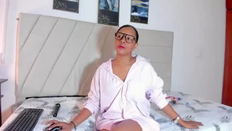 Snapshot of samaraa_smith1 chatting on May 19, 2026, 12:11 pm samaraa_smith1 online show from May 19, 2026, 12:11 pm