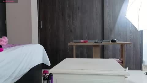 Sara  online show from April 21, 2026, 11:05 am