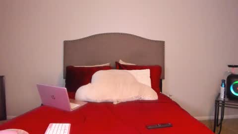 Yaya online show from December 4, 2025, 3:49 am