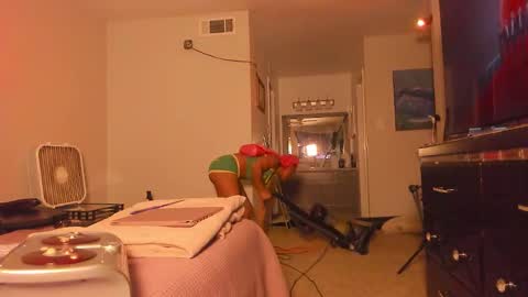 Yaya online show from March 12, 2026, 1:23 am