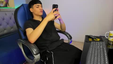 Snapshot of samblack_ chatting on July 10, 2026, 1:58 pm Sam online show from July 10, 2026, 1:58 pm