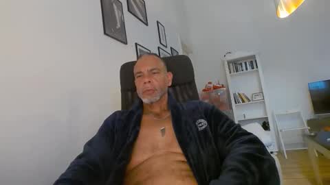 Snapshot of samcool67 chatting on May 10, 2026, 9:03 am Sam online show from May 10, 2026, 9:03 am