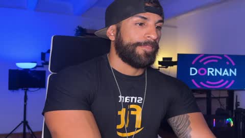 Snapshot of samdornan chatting on December 16, 2024, 12:26 am Sam Dornan online show from December 16, 2024, 12:26 am