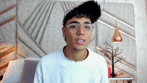 Samfrrost online show from April 7, 2026, 11:54 am