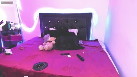 samiacooper25 online show from November 25, 2025, 3:06 am