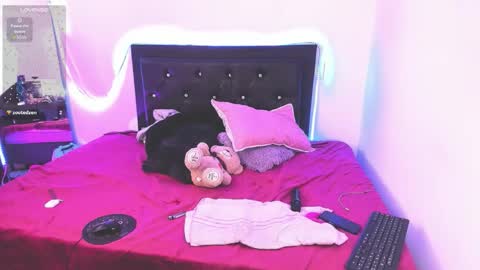 samiacooper25 online show from November 25, 2025, 3:56 pm