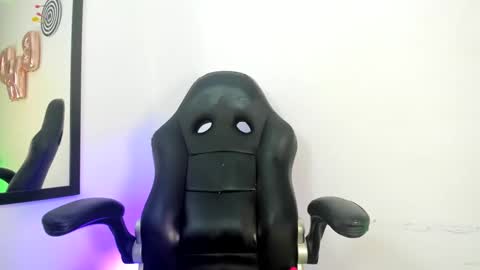 Snapshot of samikiulers chatting on December 23, 2024, 4:33 am Sami online show from December 23, 2024, 4:33 am