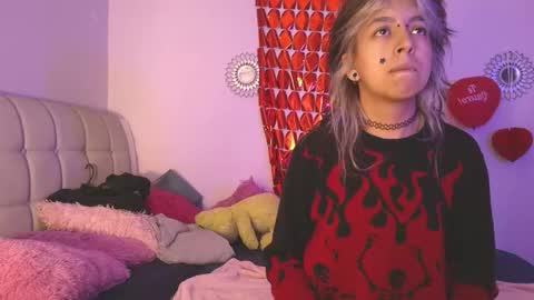 Snapshot of saminthezone chatting on March 2, 2026, 12:01 pm saminthezone online show from March 2, 2026, 12:01 pm