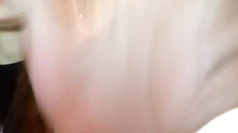 Snapshot of samiravilmont chatting on October 19, 2025, 3:45 pm Mira online show from October 19, 2025, 3:45 pm