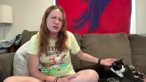 Snapshot of sammieplays chatting on June 2, 2026, 3:36 pm Playful Sammie online show from June 2, 2026, 3:36 pm