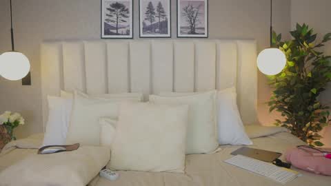 Ana online show from April 10, 2026, 1:11 am