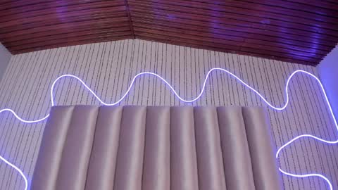 Samantha   online show from April 1, 2026, 3:07 am