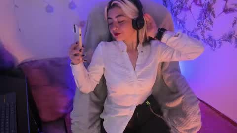   online show from February 5, 2025, 3:34 am