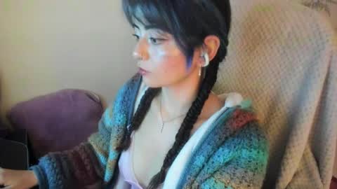   online show from December 16, 2025, 9:25 am