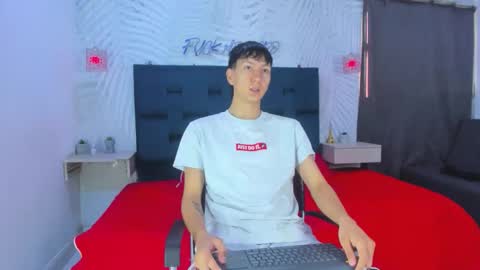 Snapshot of sammysex_ chatting on December 14, 2025, 12:21 pm SAMMY online show from December 14, 2025, 12:21 pm