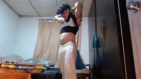 sammy model independiente online show from April 7, 2026, 11:04 pm
