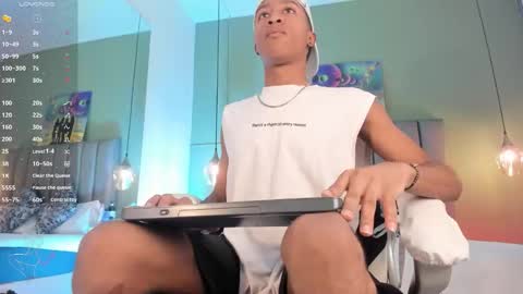 sammyyadams_ online show from October 2, 2025, 12:45 pm