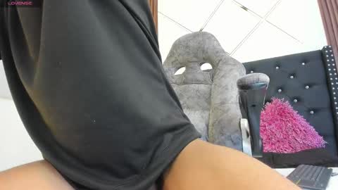 sammyyadams_ online show from October 16, 2025, 3:57 pm