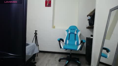 samuel_dark online show from April 9, 2026, 6:19 am