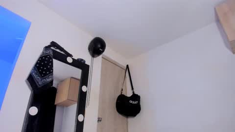   online show from October 23, 2025, 5:29 am