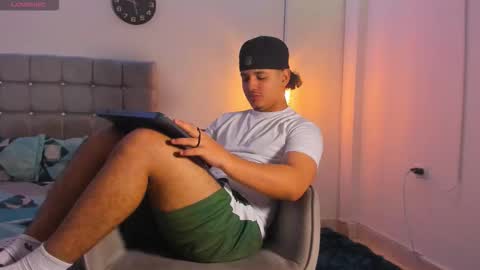 samxx_muscle online show from November 29, 2025, 1:25 pm