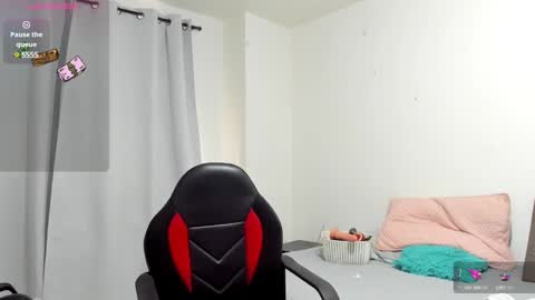 Sanddi  online show from February 14, 2025, 7:33 pm