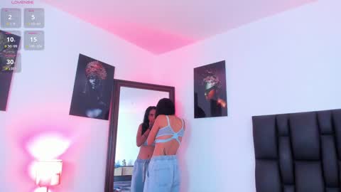 Snapshot of sander_mila chatting on December 6, 2024, 9:35 pm MilaSander online show from December 6, 2024, 9:35 pm