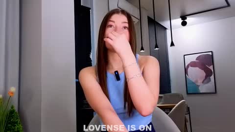 Snapshot of sandiule chatting on February 8, 2026, 1:53 am Emma online show from February 8, 2026, 1:53 am