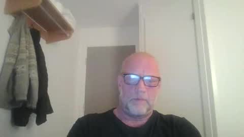 sandnesrune523 online show from March 18, 2026, 6:55 pm