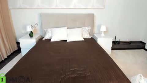 Sandra online show from October 10, 2025, 1:15 am