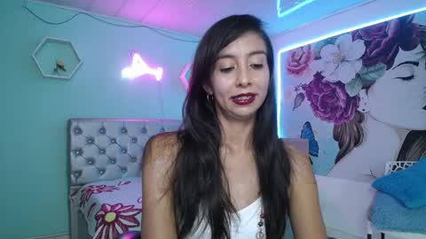 sandra  online show from April 4, 2026, 10:40 pm