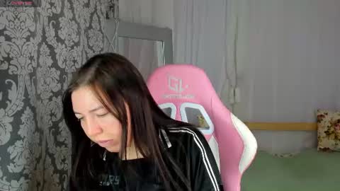 Sandra online show from June 18, 2026, 1:06 am