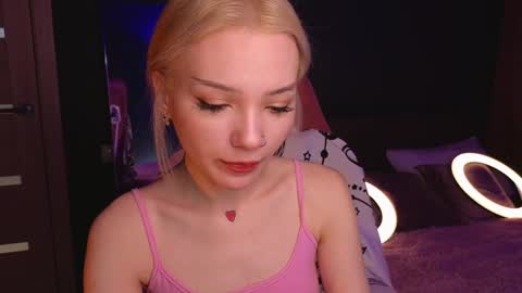 Snapshot of sandraboyl chatting on January 20, 2025, 1:18 am Sandy online show from January 20, 2025, 1:18 am