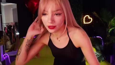 Snapshot of sandraboyl chatting on March 2, 2025, 8:16 am Sandy online show from March 2, 2025, 8:16 am