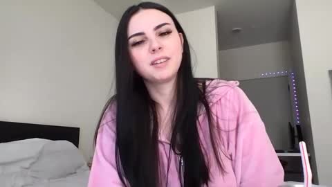 Sandra online show from March 5, 2025, 11:05 pm