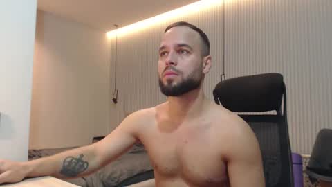 DeAlex online show from November 23, 2025, 2:17 pm