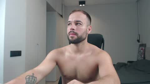 Snapshot of sandro_best chatting on June 25, 2026, 9:03 am DeAlex online show from June 25, 2026, 9:03 am