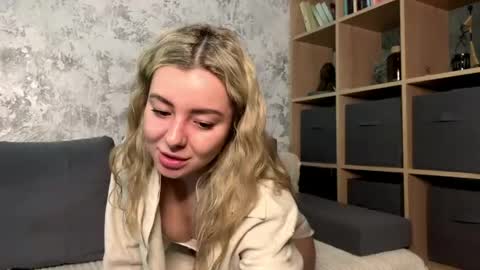 Sandy online show from April 15, 2026, 4:25 pm