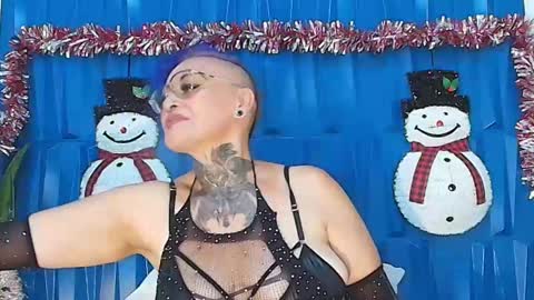 Sandy Rose online show from December 10, 2024, 9:33 pm