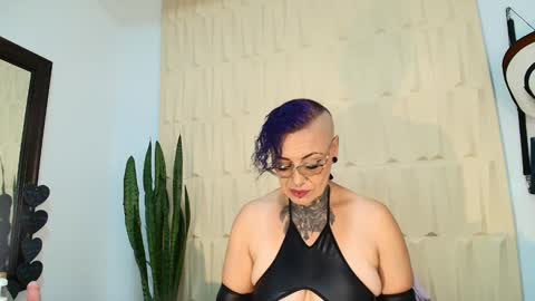 Sandy Rose online show from March 9, 2025, 11:25 am