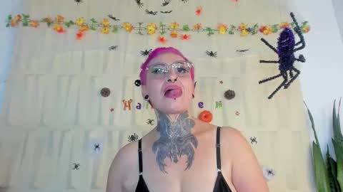 Sandy Rose online show from October 17, 2025, 5:10 am