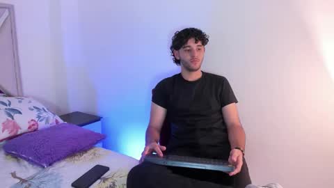 santi700948 online show from March 29, 2026, 4:56 am