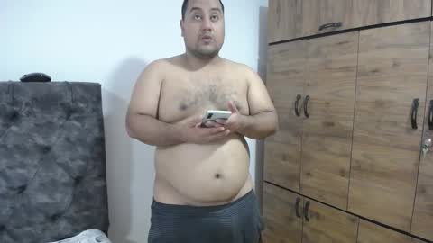 Snapshot of santi_hothot chatting on September 27, 2025, 8:25 pm Santiago online show from September 27, 2025, 8:25 pm